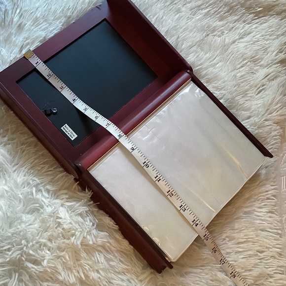 Studio Collection Wooden Photo Album — Holds 200 Photos (4 x 6”) - Picture 4 of 10